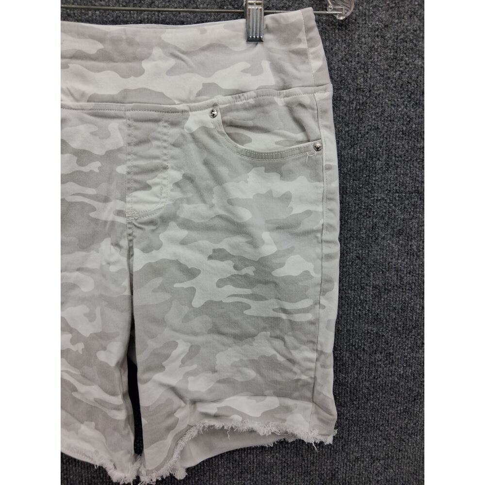 Belle By Kim Gravel Shorts Womens Size 6 White Grey Camo Camouflage - Picture 3 of 10